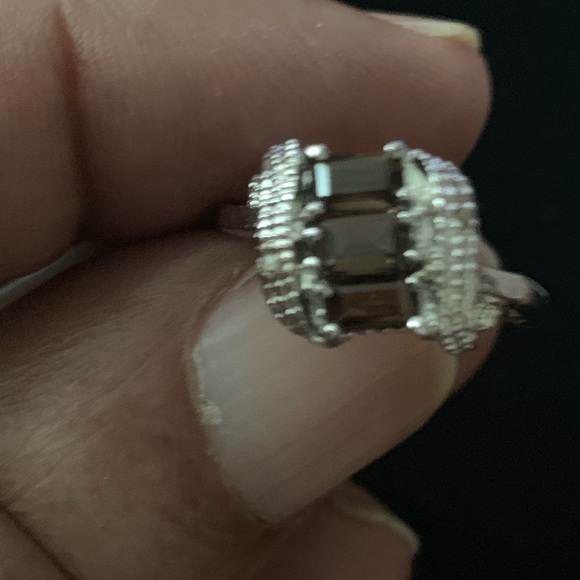 Ring - Picture 2 of 7